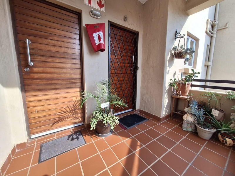 Second Floor Apartment with Balcony in Sheffield Manor - Photo 7