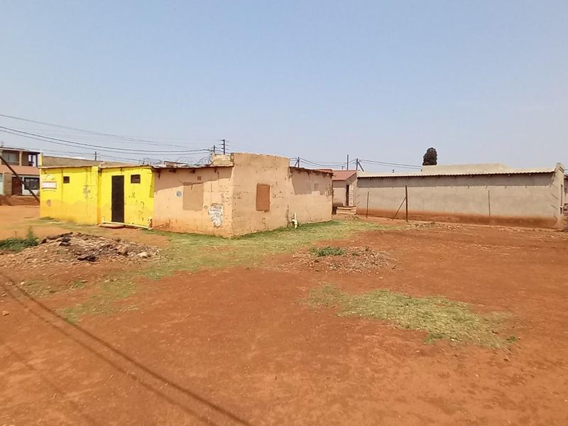 House For Sale in Orange Farm Gauteng - Photo 2