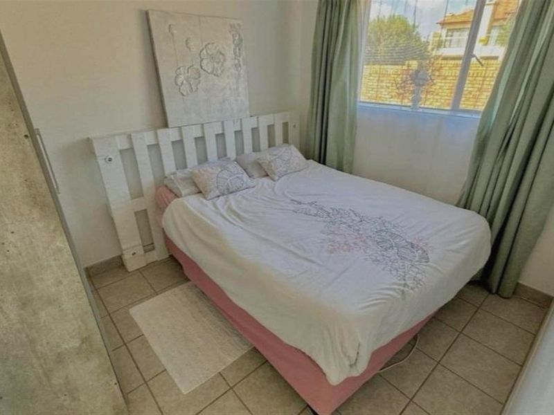 4 Bedroom Ground Floor Apartment For Sale in Monavoni, Centurion - Photo 7