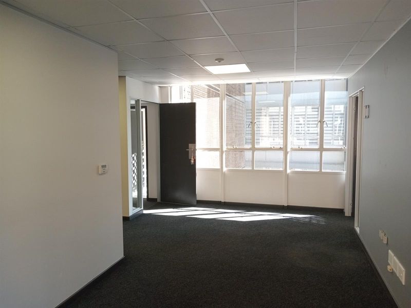 Office To Rent in Braamfontein, Johannesburg - Photo 6
