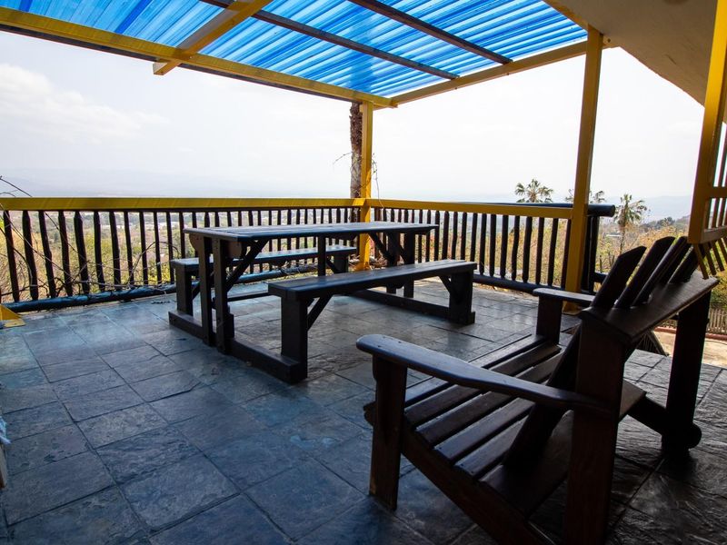 Spacious 6-bed 4-bath House For Sale in Barberton - Photo 6