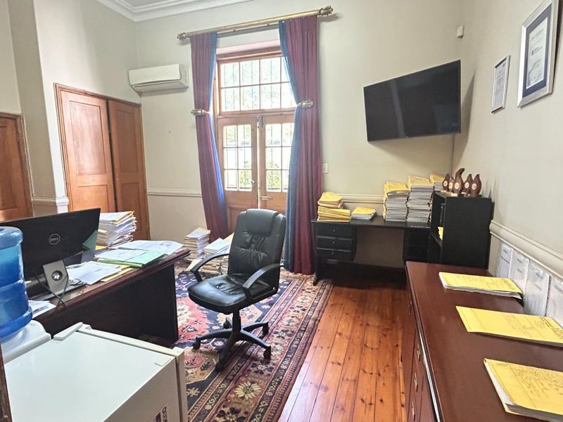 Prime Office Space – Arcadia’s Professional Hub - Photo 7