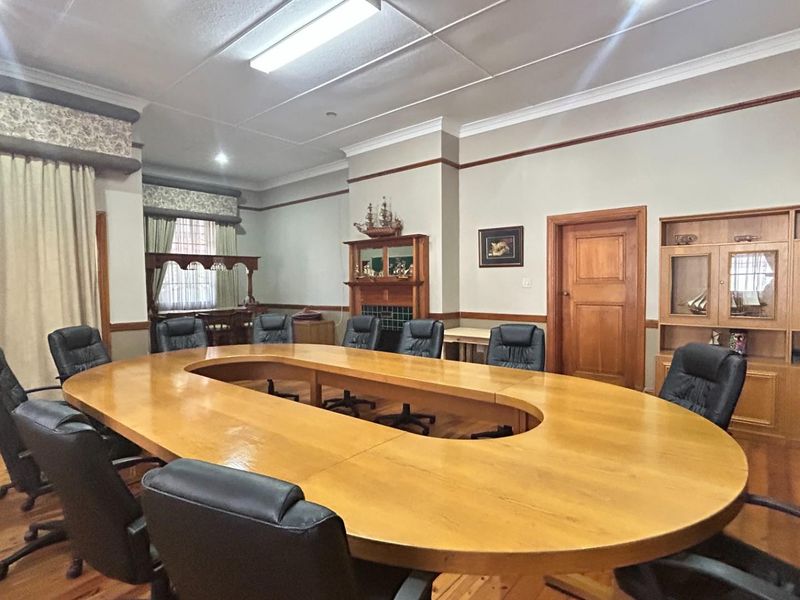 Prime Office Space – Arcadia’s Professional Hub - Photo 6