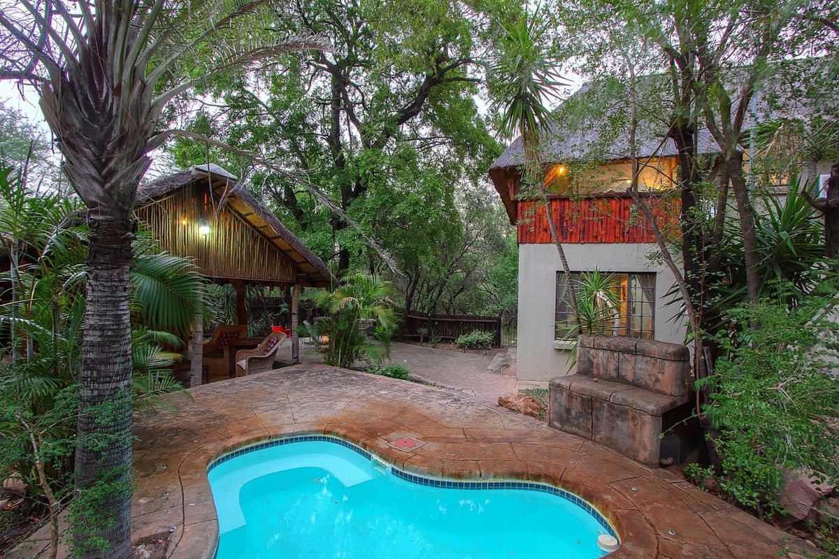 Peaceful Haven that combines modern living with the natural wonders of the bushveld in Marloth Park - Photo 2