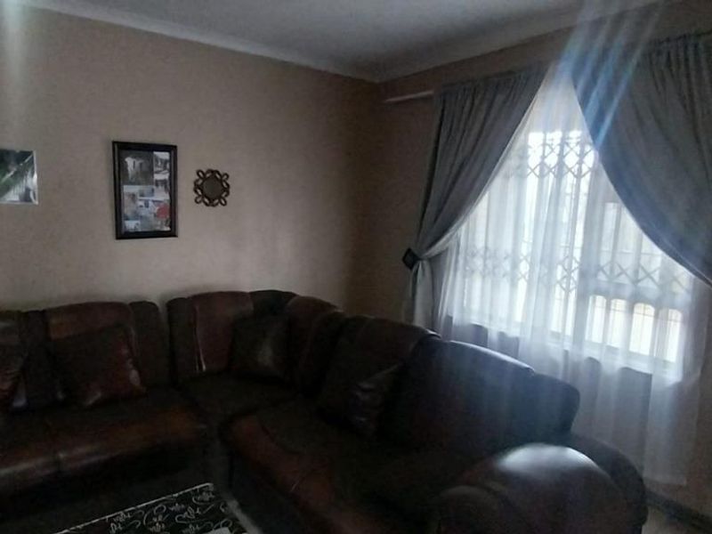 A Place to Call Your Own: Style Meets Charm! - Photo 7