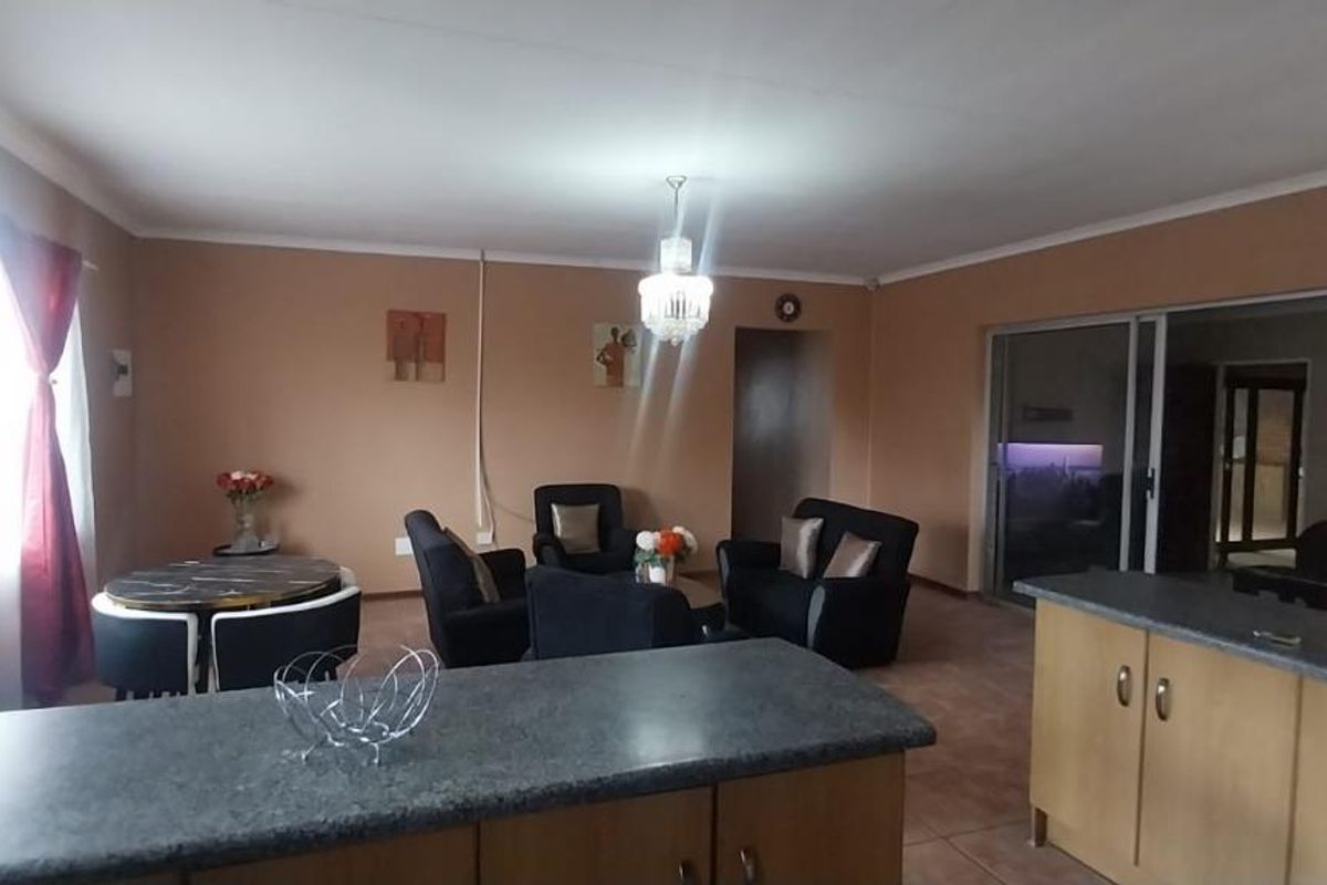 A Place to Call Your Own: Style Meets Charm! - Photo 4