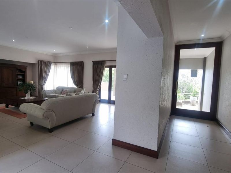 House For Sale in Matumi Golf Estate, Nelspruit - Photo 2