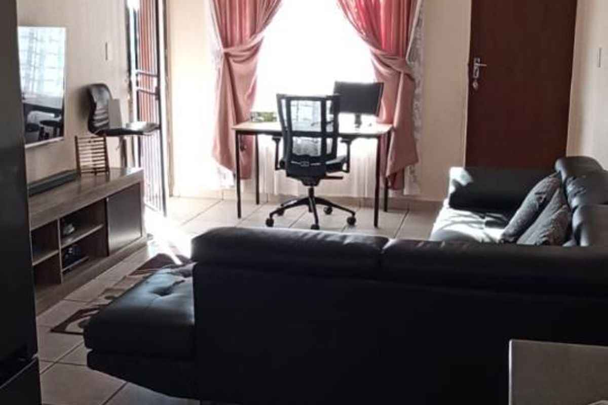 House For Sale in Rembrandt Park, Johannesburg - Photo 5