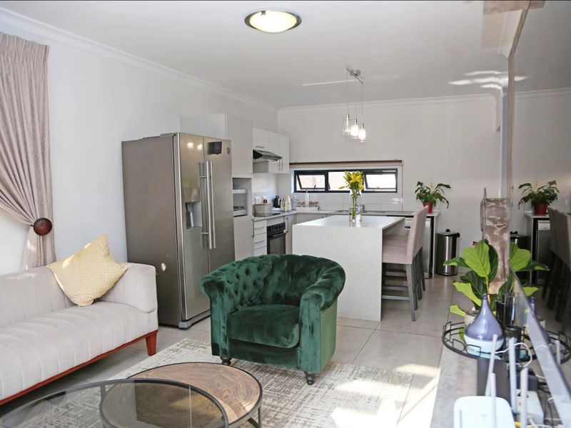 3 Bedroom House For Sale in Thatchfield Ridge, Thatchfield Estate, Centurion - Photo 4