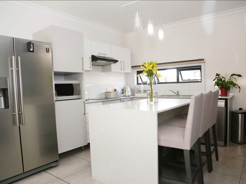 3 Bedroom House For Sale in Thatchfield Ridge, Thatchfield Estate, Centurion - Photo 3