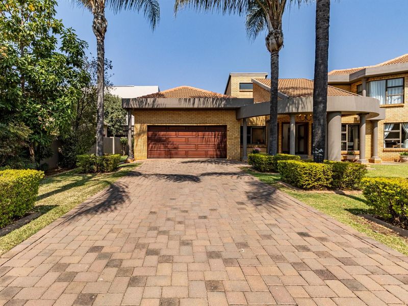 Luxurious 4-Bedroom Family Home in Eldo Glen - Photo 6