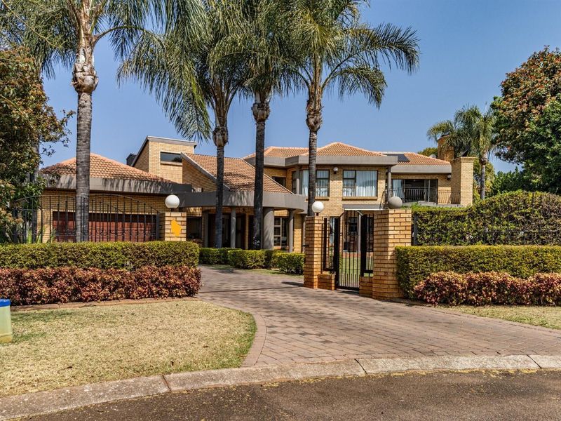 Luxurious 4-Bedroom Family Home in Eldo Glen - Photo 7