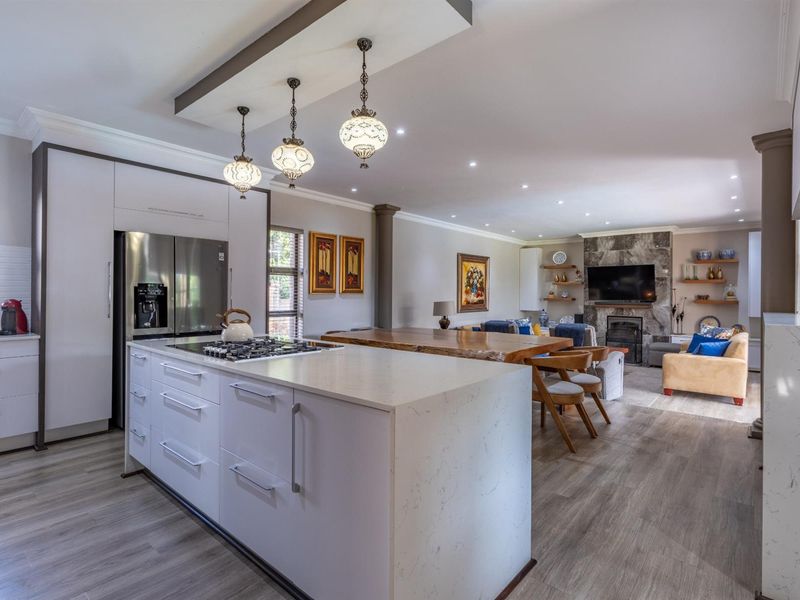 Luxurious 4-Bedroom Family Home in Eldo Glen - Photo 5