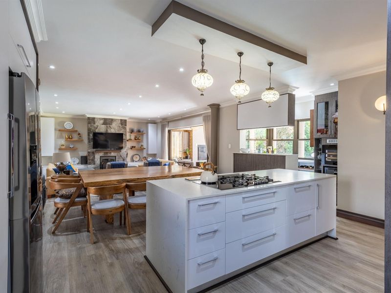 Luxurious 4-Bedroom Family Home in Eldo Glen - Photo 4