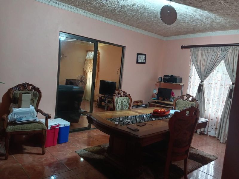 Stunning 3-Bedroom Family House For Sale in Sasolburg Central, Sasolburg - Photo 9