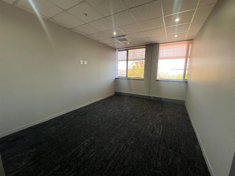 A-Grade 172m2 Office To Let | Woodlands Office Park, Woodmead, Sandton - Photo 8