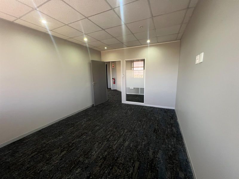 A-Grade 172m2 Office To Let | Woodlands Office Park, Woodmead, Sandton - Photo 4