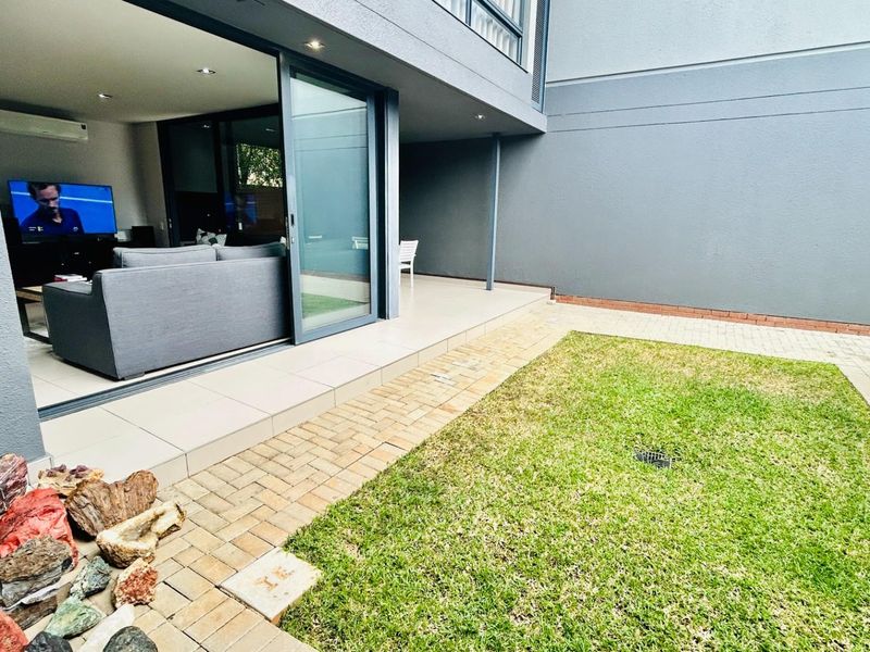 4-Bedroom All En-Suite Home in Secure Complex in Waterkloof Ridge, Pretoria - Photo 5