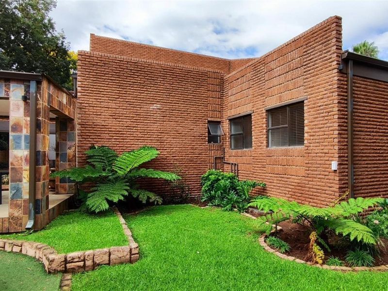 Complex For Sale in Sonneveld, Brakpan - Photo 3