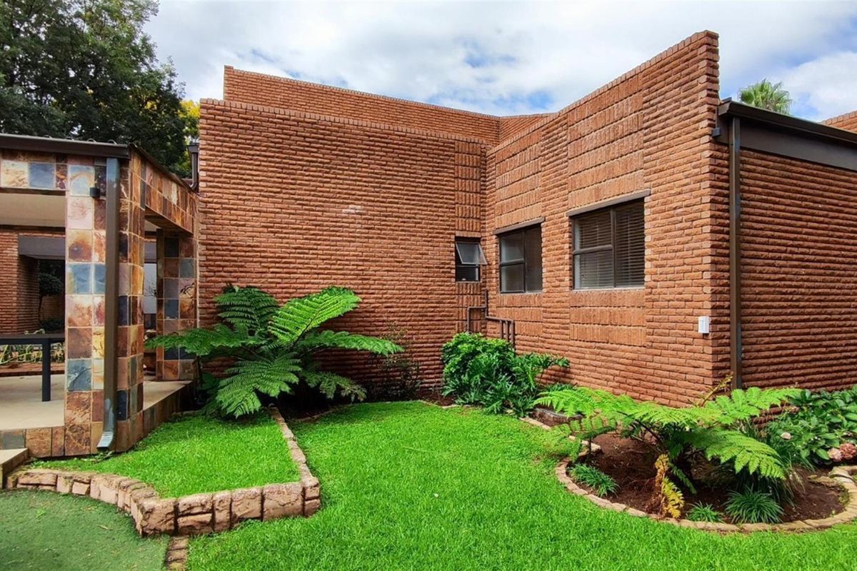 Complex For Sale in Sonneveld, Brakpan - Photo 3