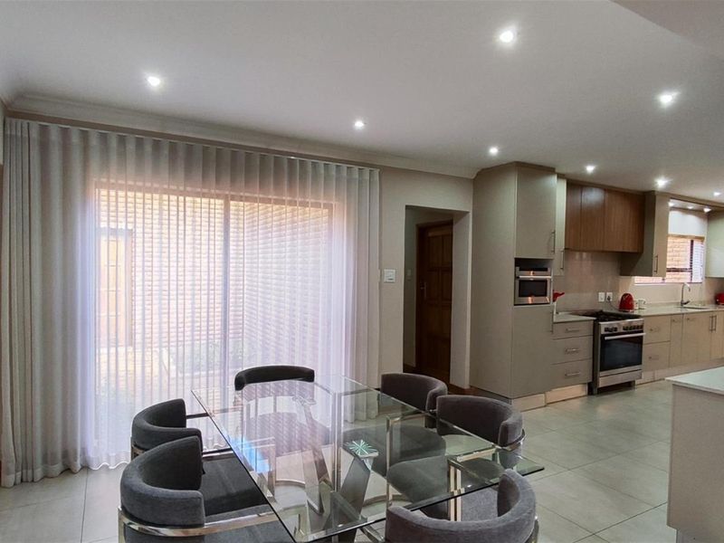 Complex For Sale in Sonneveld, Brakpan - Photo 10