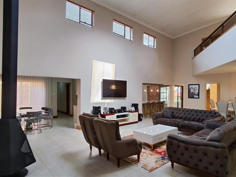 Complex For Sale in Sonneveld, Brakpan - Photo 4