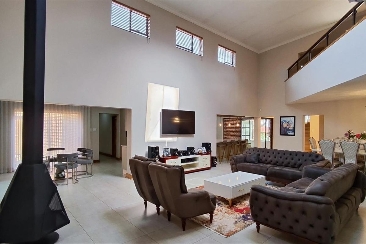 Complex For Sale in Sonneveld, Brakpan - Photo 4