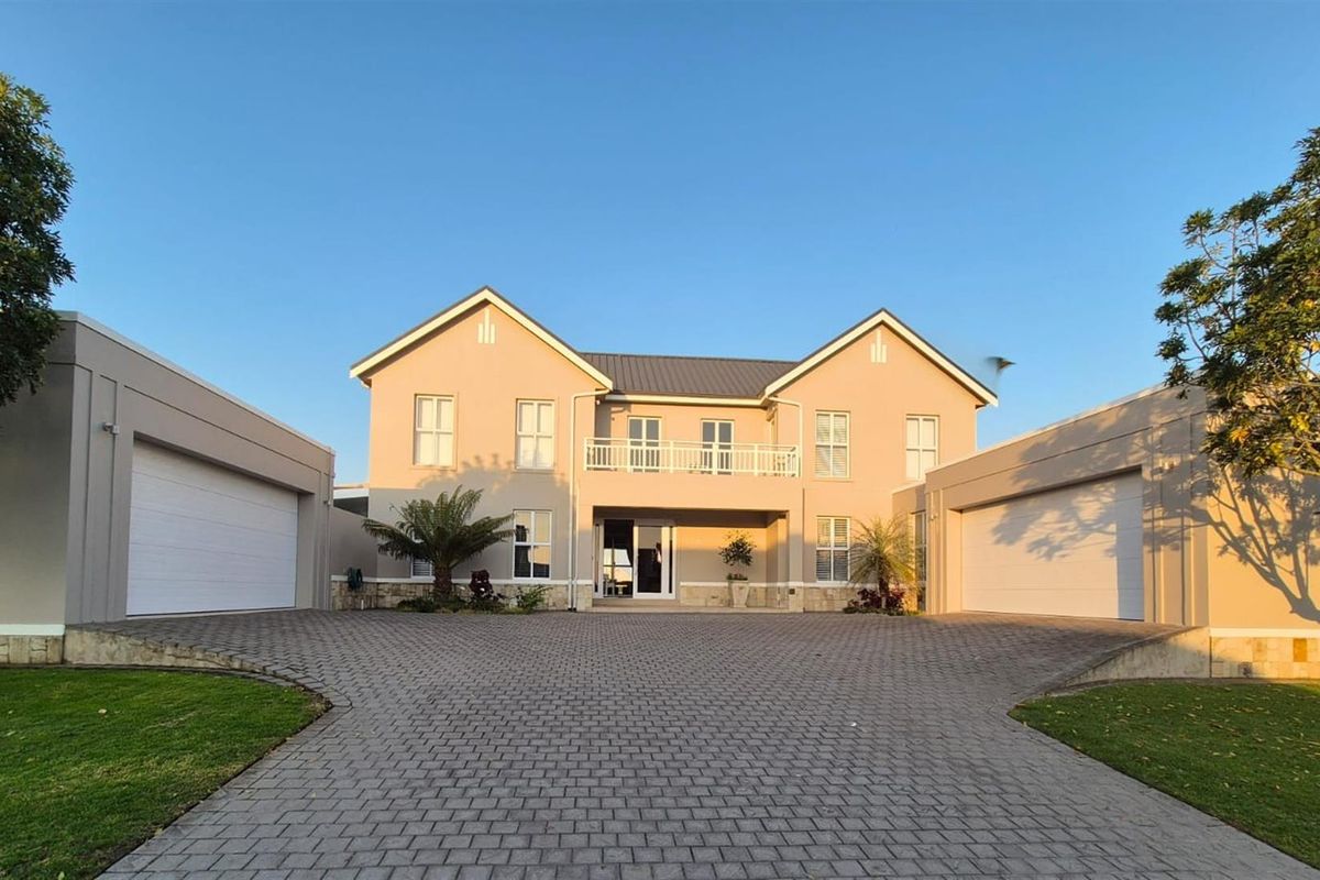 House For Sale in George - Photo 2