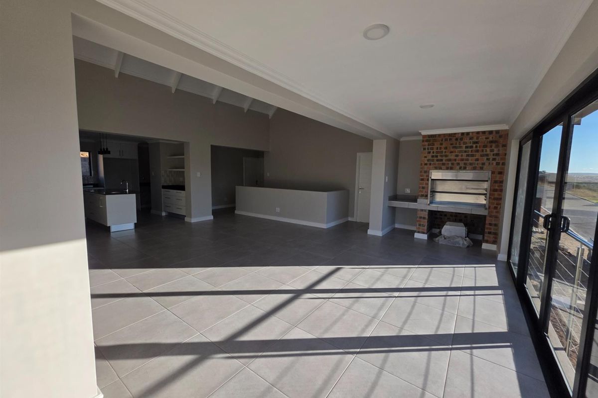 House For Sale in Hartenbos - Photo 2