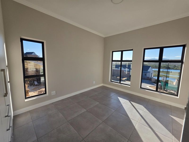 House For Sale in Hartenbos - Photo 4