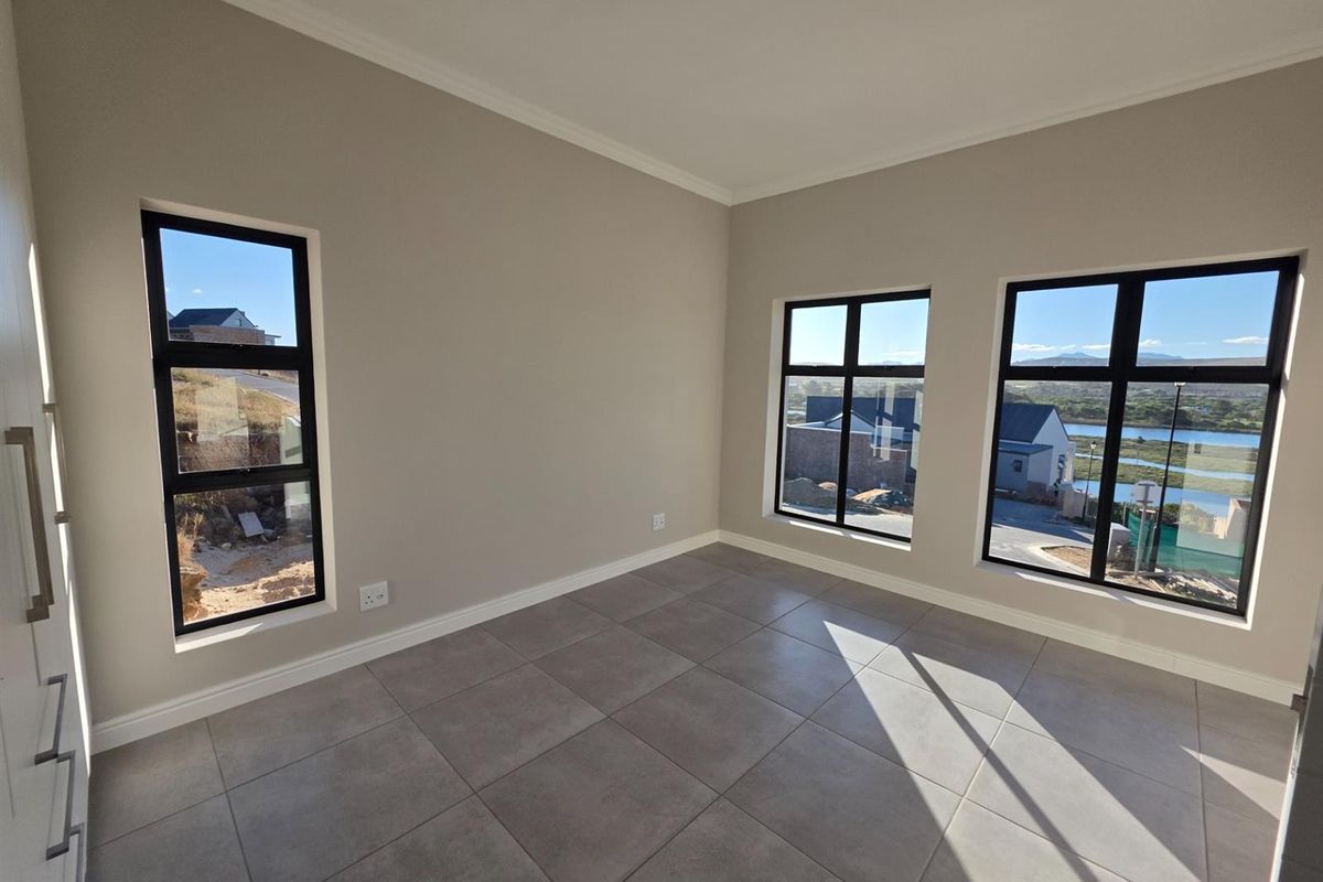 House For Sale in Hartenbos - Photo 4