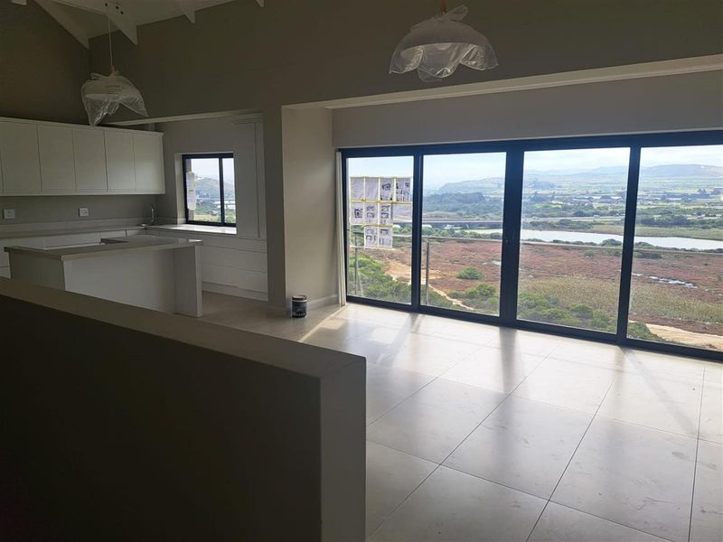 Modern 4 Bedroom House For Sale in Karookraal - Photo 4