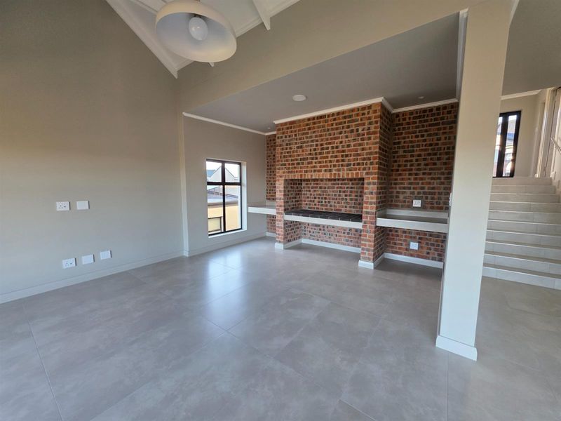 Modern 4 Bedroom House For Sale in Karookraal - Photo 2