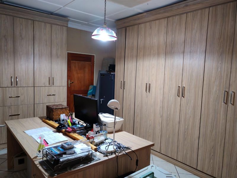 Exceptional Intensive Farming Operations on 26-hectare smallholding near Radium, Limpopo - Photo 8