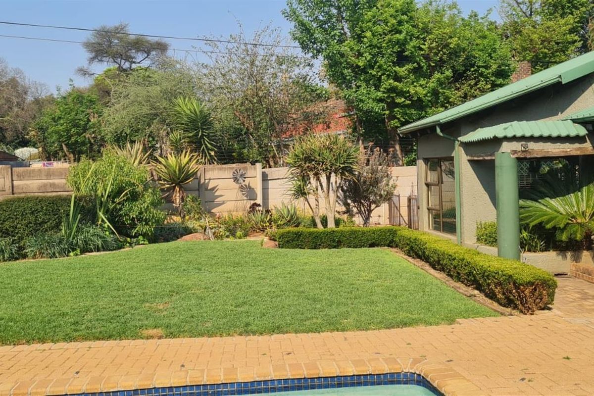 A Home That’s More Than a House - An Artistic Masterpiece in Every Detail - Photo 3