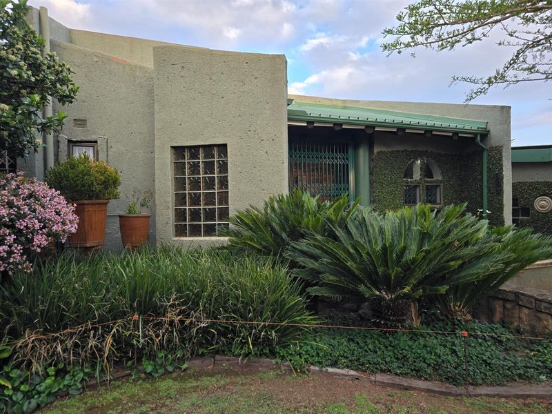 A Home That’s More Than a House - An Artistic Masterpiece in Every Detail - Photo 9