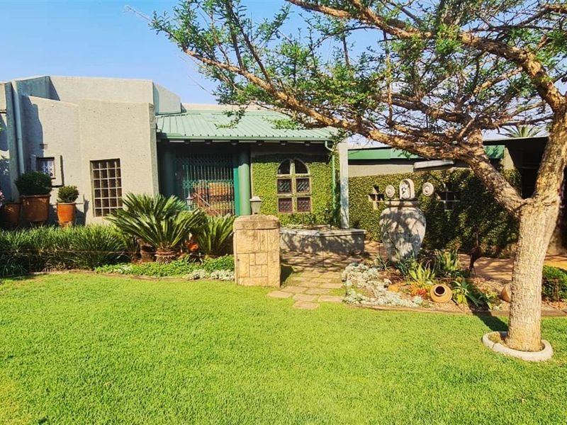 A Home That’s More Than a House - An Artistic Masterpiece in Every Detail - Photo 1
