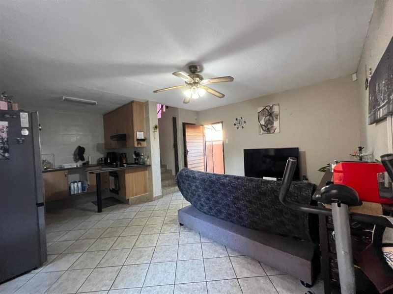 2-Bedroom Apartment For Sale in Vaalpark, Sasolburg - Photo 6