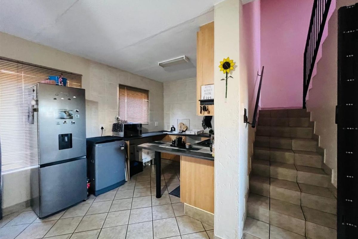 2-Bedroom Apartment For Sale in Vaalpark, Sasolburg - Photo 3