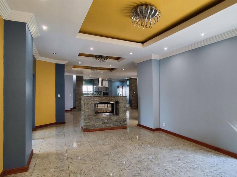 Luxe Living in Helderwyk Estate - 5-Bedroom Dream Home Call today to arrange a viewing - Photo 9