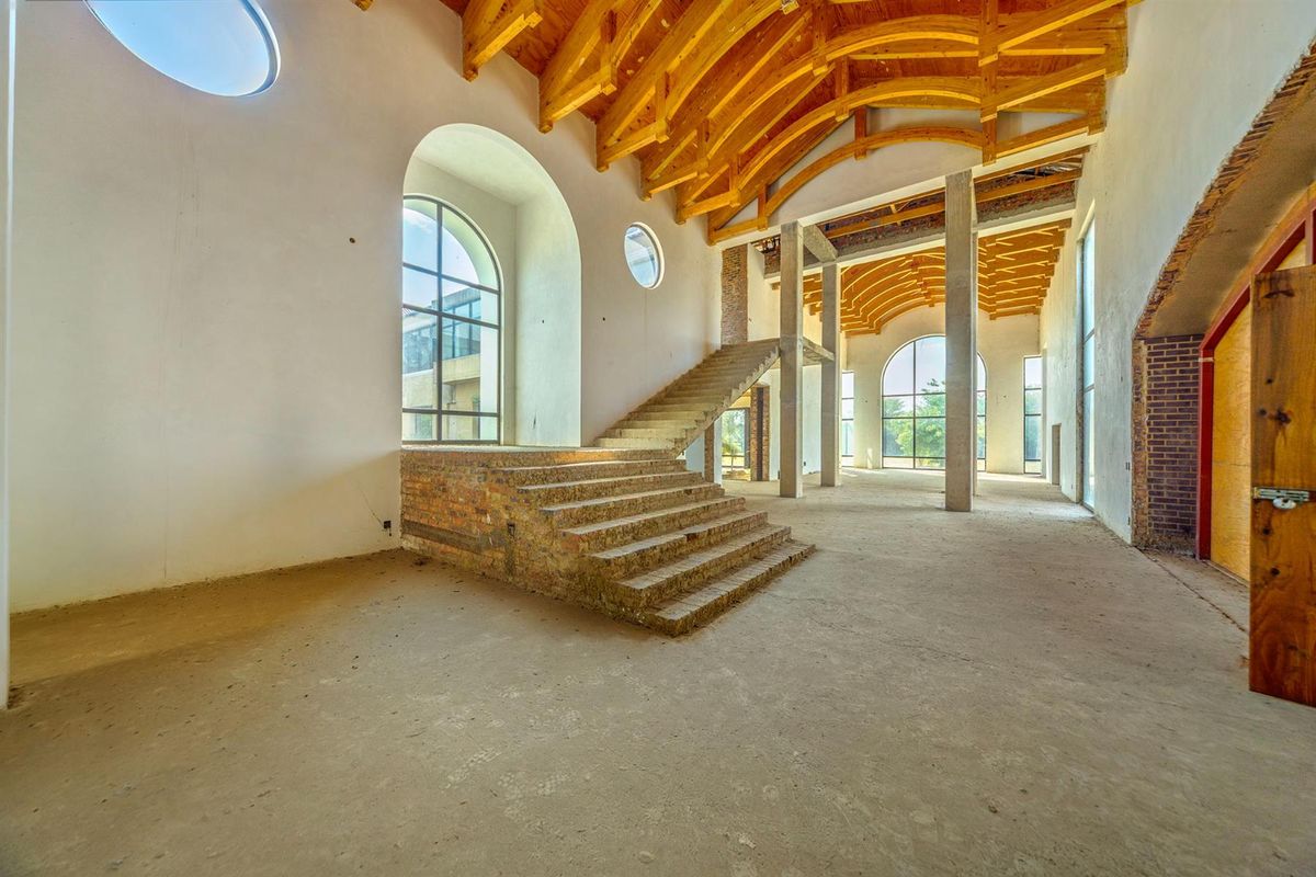 6 bedroom House for sale in Waterfall Equestrian Estate, Waterfall, Midrand - Photo 4