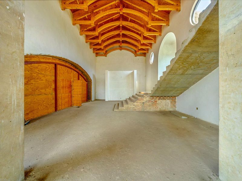 6 bedroom House for sale in Waterfall Equestrian Estate, Waterfall, Midrand - Photo 10