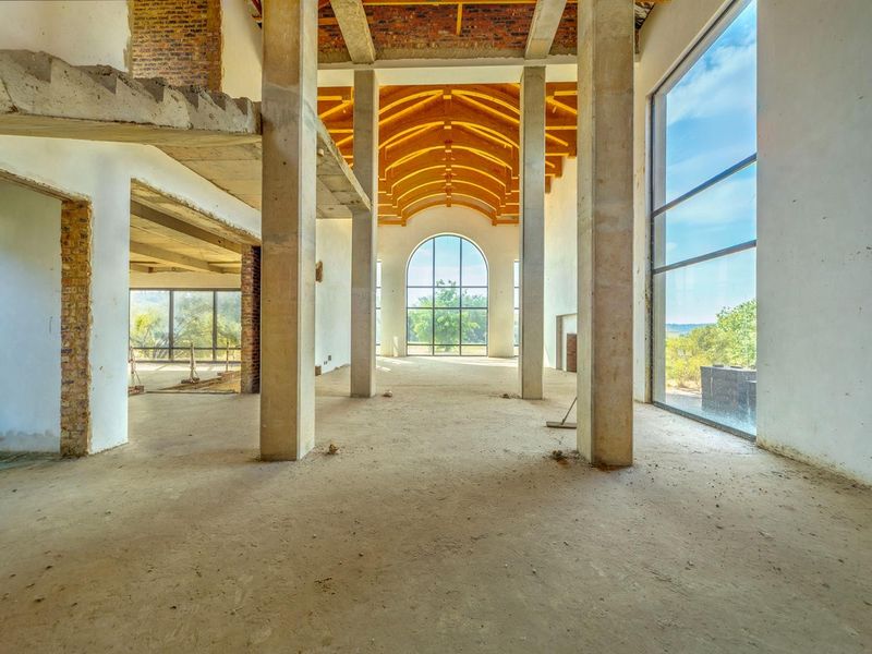 6 bedroom House for sale in Waterfall Equestrian Estate, Waterfall, Midrand - Photo 6