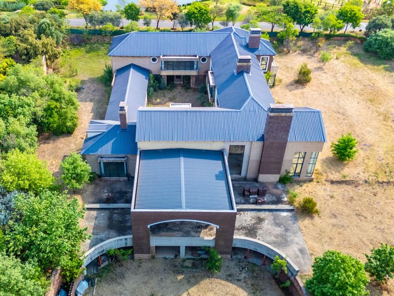 6 bedroom House for sale in Waterfall Equestrian Estate, Waterfall, Midrand - Photo 2