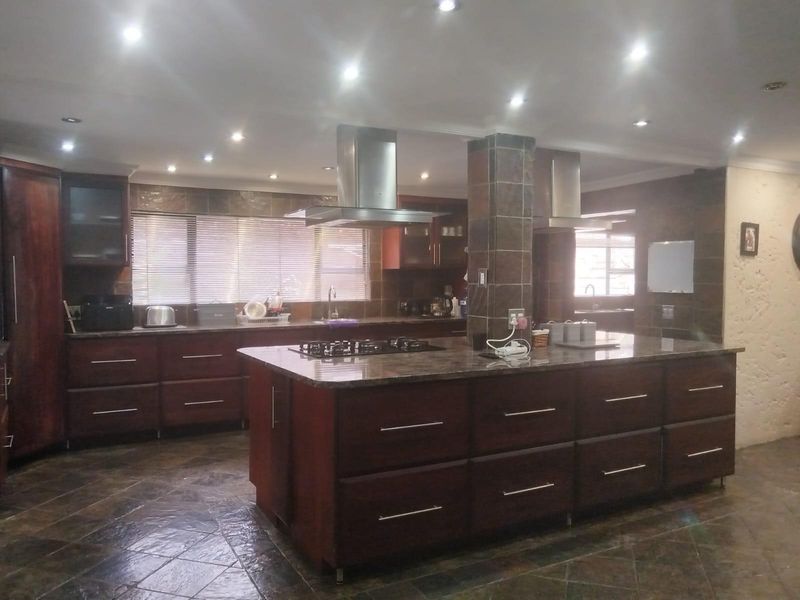 House For Sale in Model Park, Witbank - Photo 10