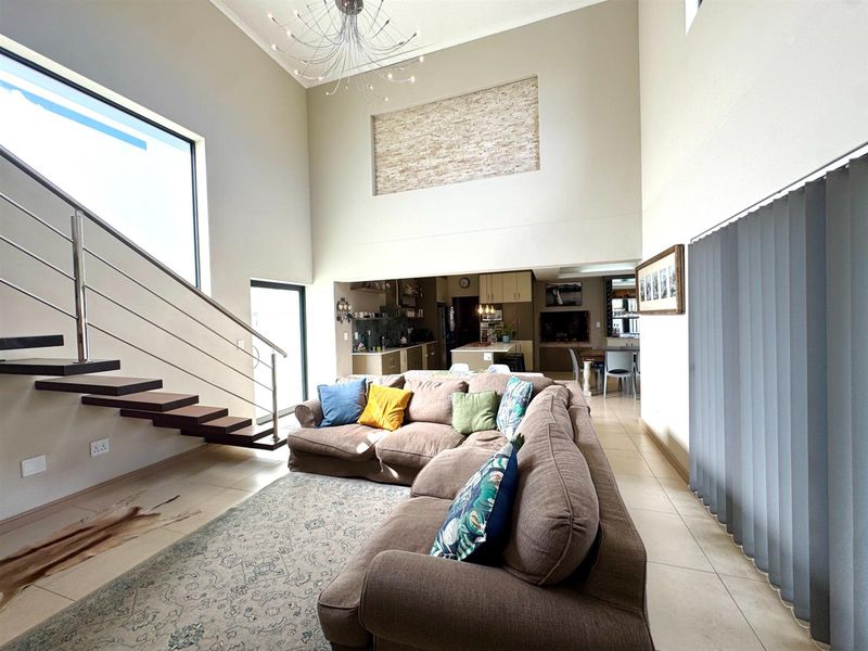 Family home with income in Country Club, Langebaan - Photo 4