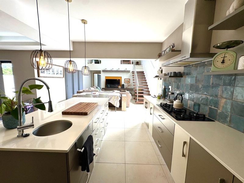 Family home with income in Country Club, Langebaan - Photo 3