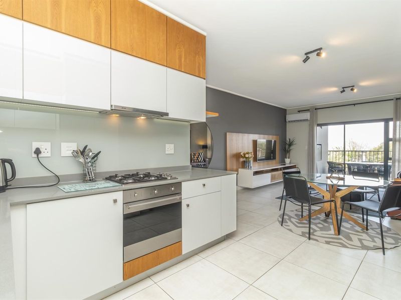 Newly Furnished Modern Upmarket Apartment To Rent in The Polofields, Waterfall, Midrand - Photo 9