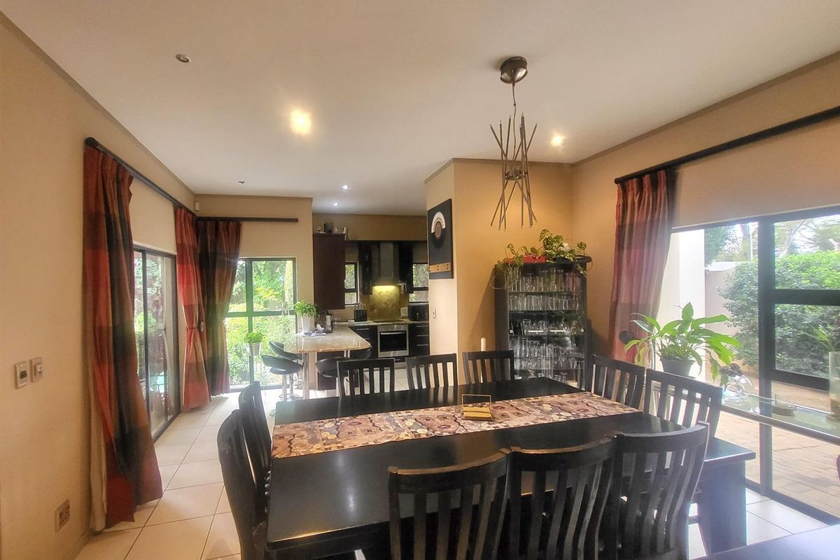 Charming 3 Bedroom Cluster For Sale in St Andrews, Bedfordview - Photo 3