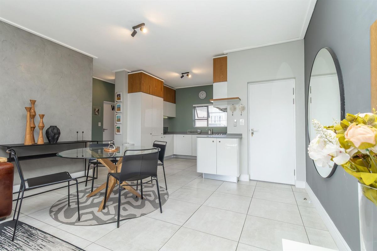 Newly Furnished Upmarket Apartment at The Polofields, Waterfall, Midrand - Photo 5